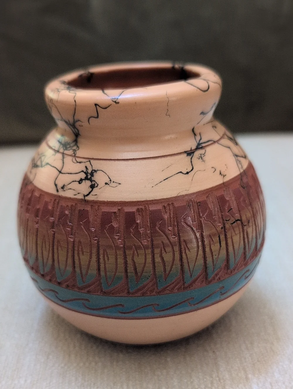 Handcrafted Southwestern Terracotta Horsehair Pottery Vase Jar Navajo Signed - Picture 7 of 7